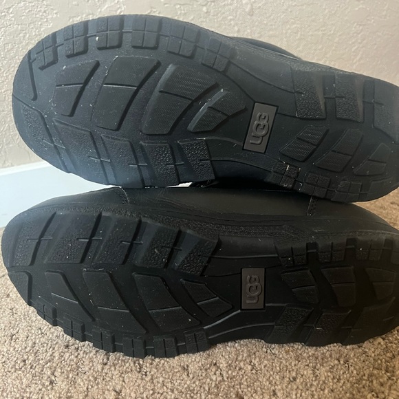 Ugg Adirondack  snow boots - Picture 3 of 4